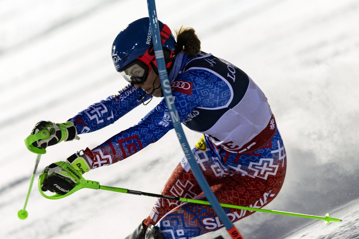 epa07353052 Petra Vlhova of Slovakia in action during the Slalom run of the women's Alpine Combined race at the FIS Alpine Skiing World Championships in Are, Sweden, 08 February 2019. Vlhova took ...