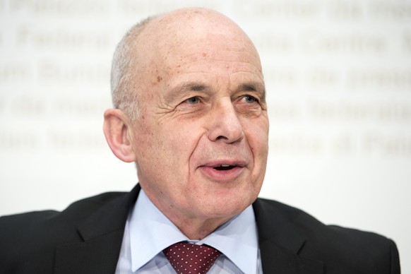 Bundesrat Ueli Maurer spricht an einer Medienkonferenz zum Rechnungsergebnis 2017, am Mittwoch, 14. Februar 2018, in Bern. (KEYSTONE/Peter Schneider)