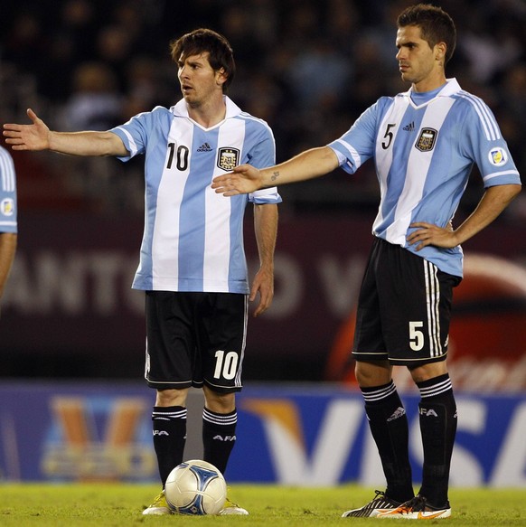 Pablo Zabaleta, Lionel Messi y Fernando Gago Argentina. Argentina vs Ecuador. Buenos Aires