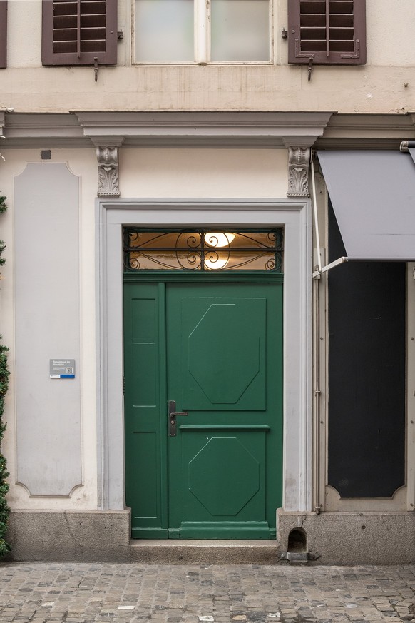 Diskriminierende Inschriften im Niederdorf sind abgedeckt