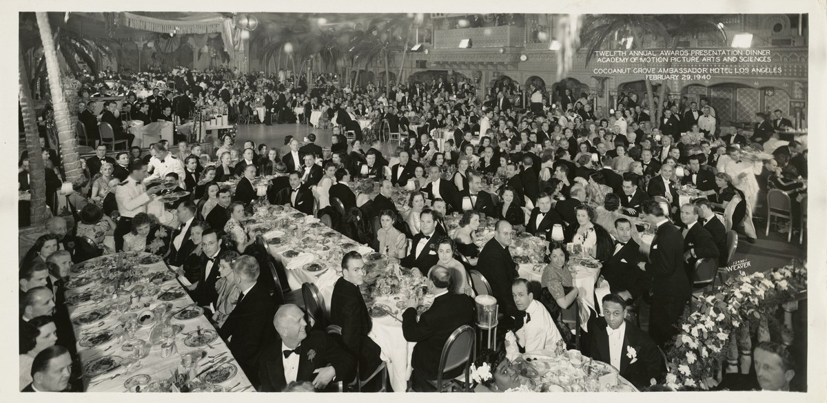 EDITORIAL USE ONLY: Panoramic view of the 1939 (12th) Academy Awards banquet. Depicted: Hattie McDaniel, F. P. Yober, Hedy Lamarr, Ida Lupino, Douglas Fairbanks Jr., Mary Lee Fairbanks, Alfred Hitchco ...