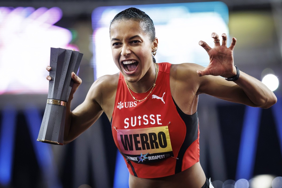 BUDAPEST, HUNGARY - SEPTEMBER 12, 2026: Audrey WERRO SUI / Switzerland / 800 Meter wins the trophy during the World Athletics Ultimate Championship at Gyula Zsivotzky National Athletics Centre on Sept ...