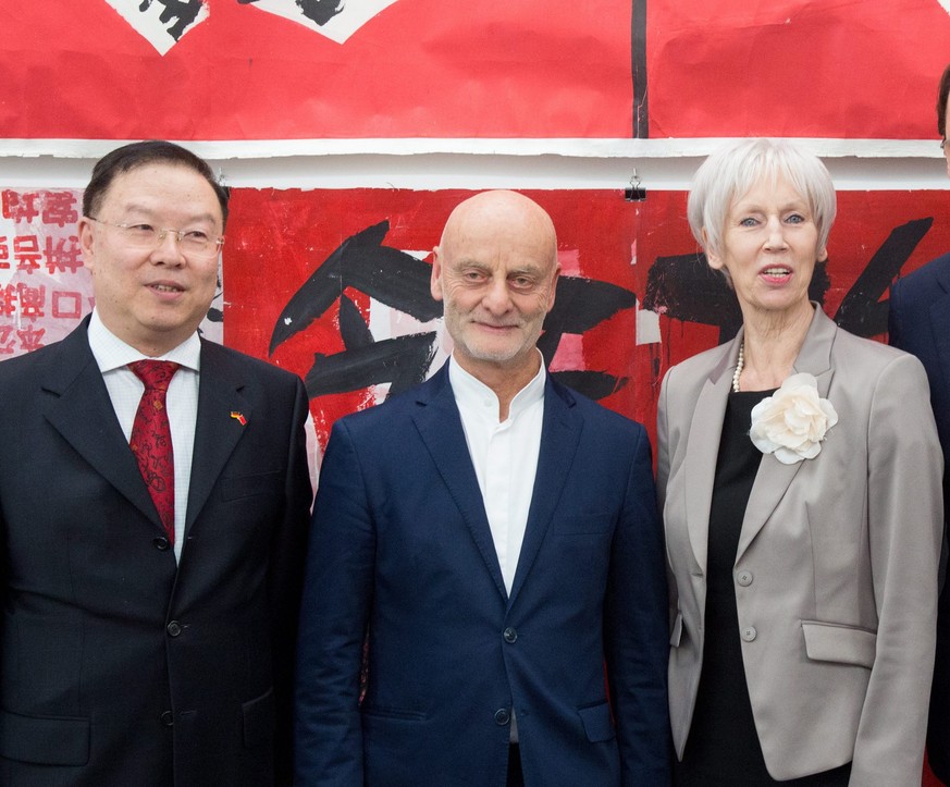 Der ehemalige Schweizer Botschafter Uli Sigg (Mitte) gehört zu den besten Kennern Chinas in der Schweiz.