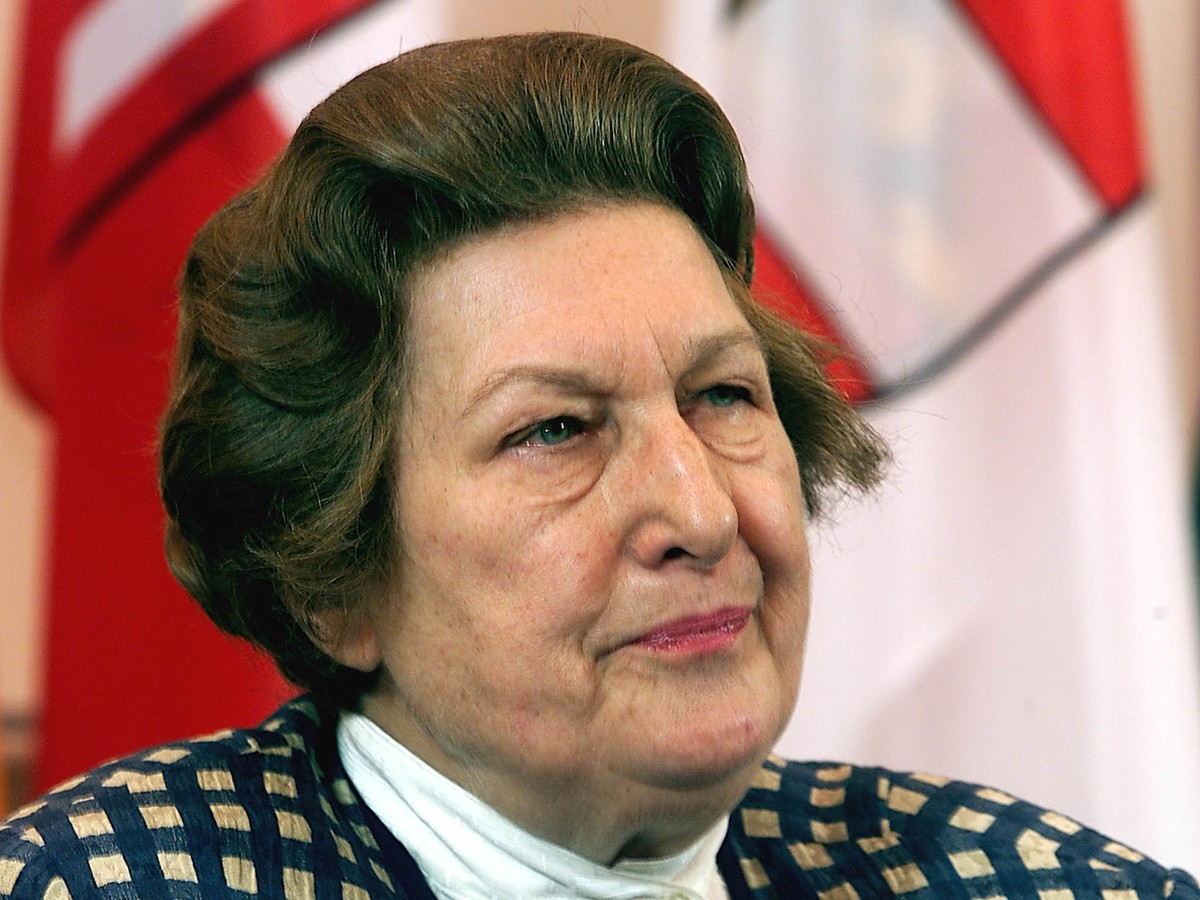 Maria Schaumayer, former governor of the Austrian National Bank, listens to a reporter's question during a press conference at the Federal Chancellery in Vienna Wednesday February 16, 2000, where ...