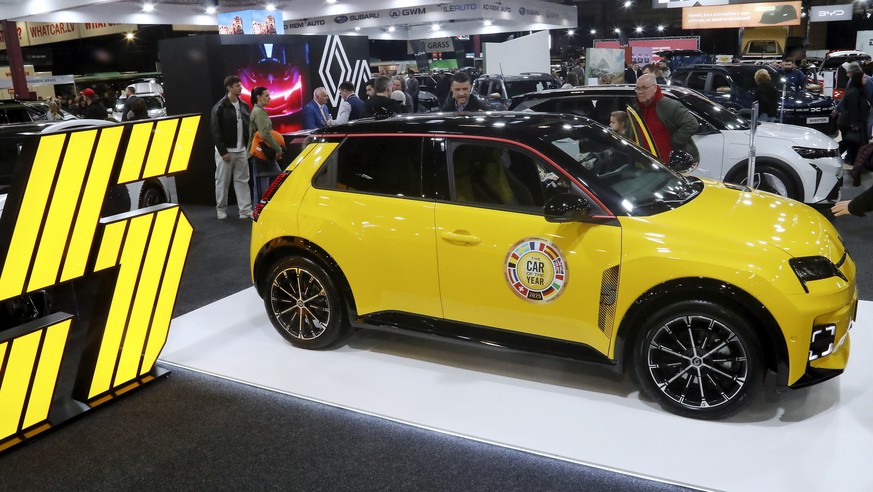 epa12058745 A Renault R5 E-Tech electric vehicle is displayed during the Baltic Motor Show at Kipsala International Exhibition Centre in Riga, Latvia, 27 April 2025. Baltic Motor Show Riga &#039;Auto  ...