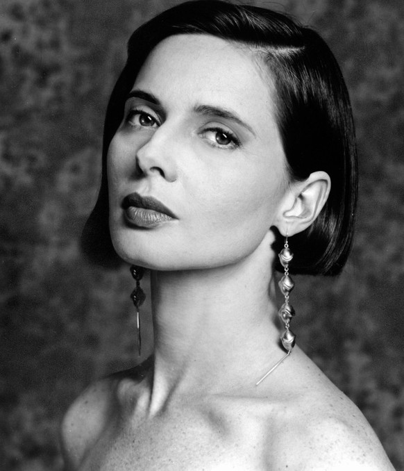 Studio Publicity Still: Isabella Rossellini circa 1991 Hollywood CA USA PUBLICATIONxINxGERxSUIxAUTxONLY Copyright: xHAx 30928_1186CPC