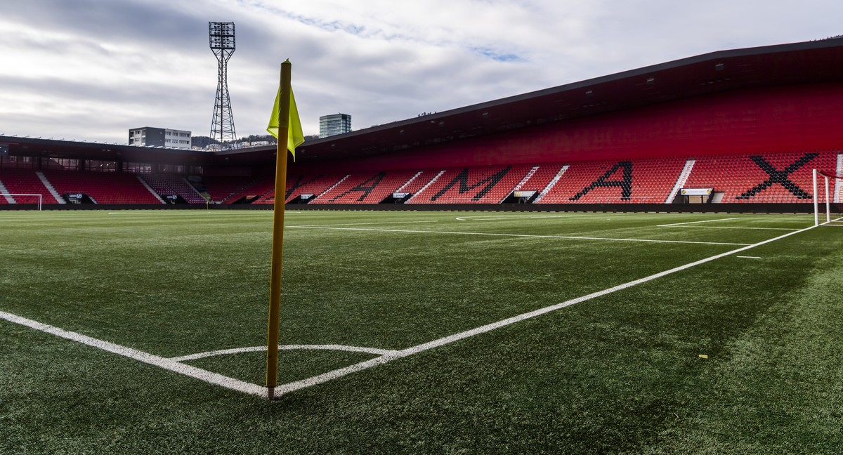 ARCHIVBILD ZUM SDA-TEXT UEBER PRO- UND CONTRAS GEISTERSPIELE, AM MONTAG, 4. MAI 2020 - Une vue generale vide du stade de la Maladiere, le stade de football du club Neuchatel Xamax FCS le vendredi 28 f ...