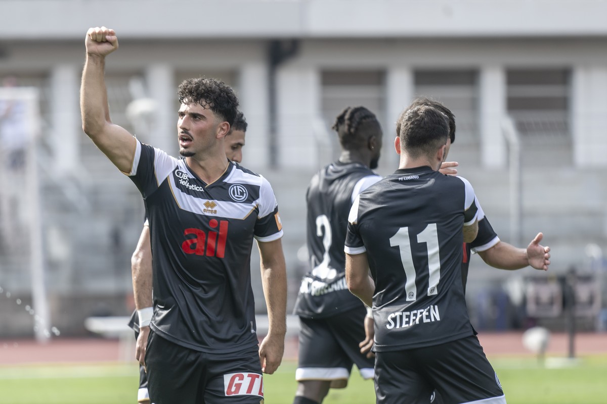 Lugano's Shkelqim Vladi jubelt beim Super League-Fussballspiel zwischen dem FC Lugano und dem FC Luzern, am Sonntag, 11. August 2024, im Stadion Cornaredo in Lugano. (KEYSTONE/Ti-Press/Pablo Gian ...