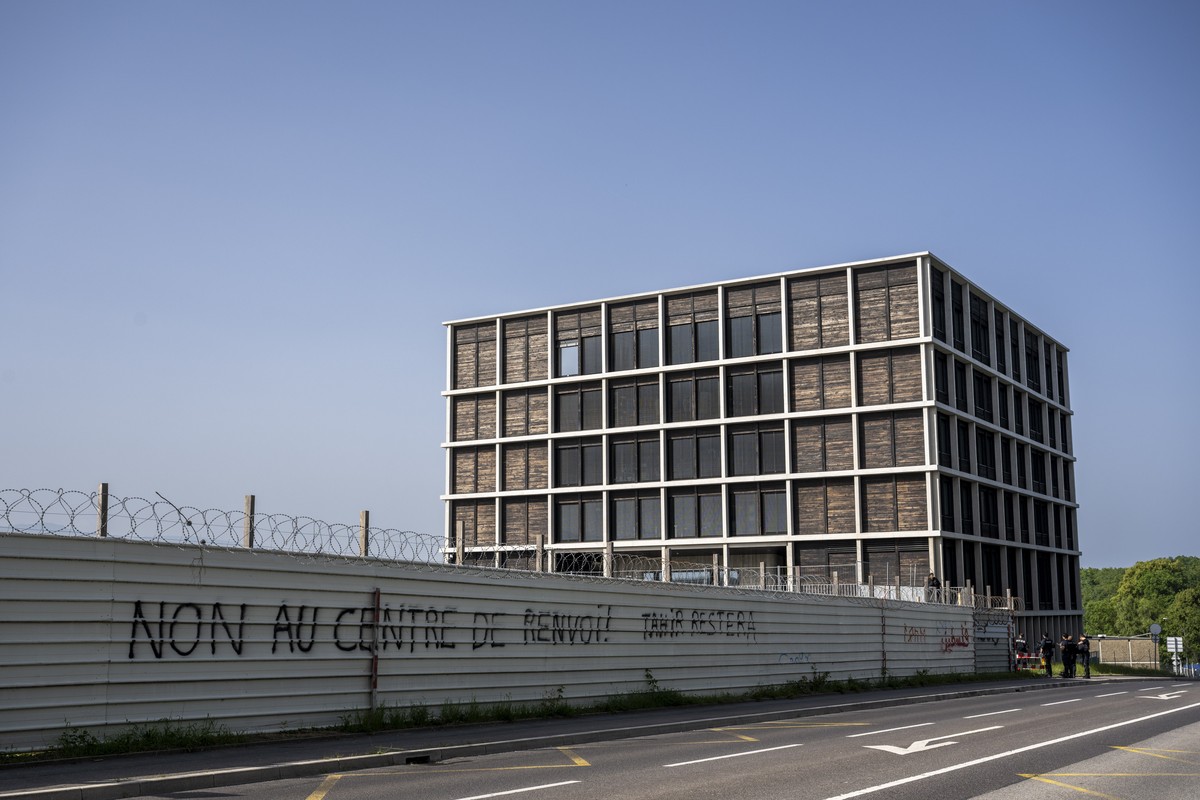 Une vue du centre federal pour requerants d?asile (CFA) sans fonctions procedurales du Grand-Saconnex (GE), ce jeudi 13 juin 2025 a Geneve.(KEYSTONE/Martial Trezzini)