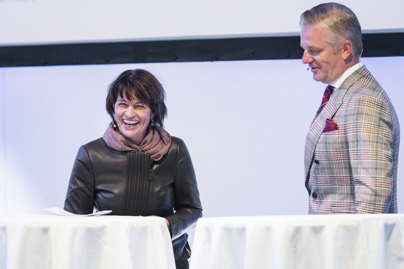 Swiss Federal Councillor Doris Leuthard, left, and the presenter Rainer Maria Salzgeber, right, during the inauguration ceremony of the new 3S ropeway on Saturday, September 29, 2018, in Zermatt, Vala ...