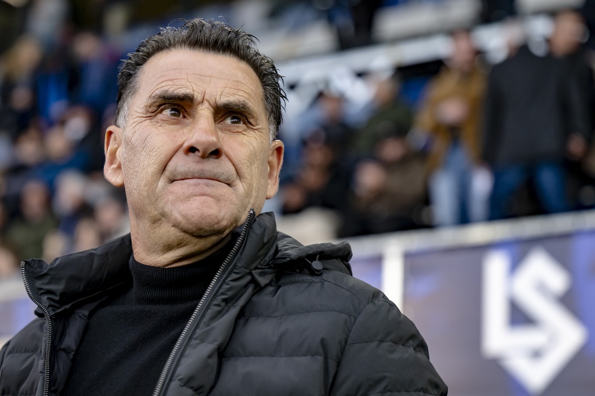 L'entraineur Didier Tholot (SIO) reagit lors de la rencontre de football de Super League entre FC Lausanne-Sport et FC Sion le dimanche 9 novembre 2025 au stade de la Tuiliere a Lausanne. (KEYSTO ...