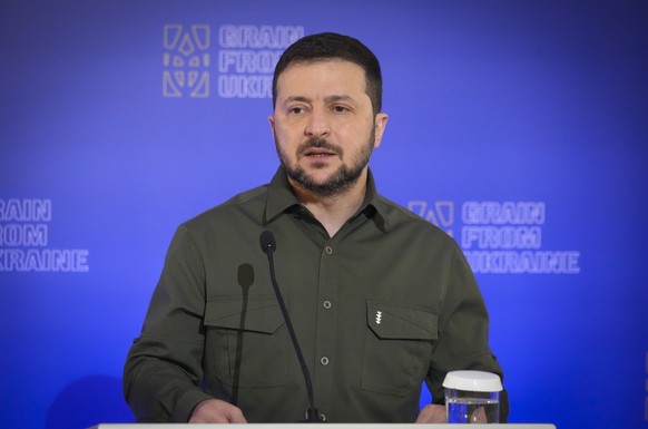 Ukrainian President Volodymyr Zelenskyy attends a press conference during a press conference "The inaugural international summit of the Grain from Ukraine initiative" in Kiev, Ukraine, Saturday, November 26, 2022. ( ...