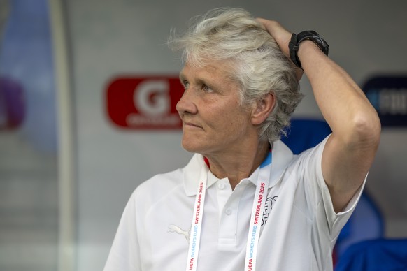 Switzerland&#039;s head coach Pia Sundhage gestures, during the UEFA Women&#039;s EURO 2025 Group A soccer match between Switzerland and Norway at the St. Jakob-Park stadium in Basel, Switzerland, on  ...