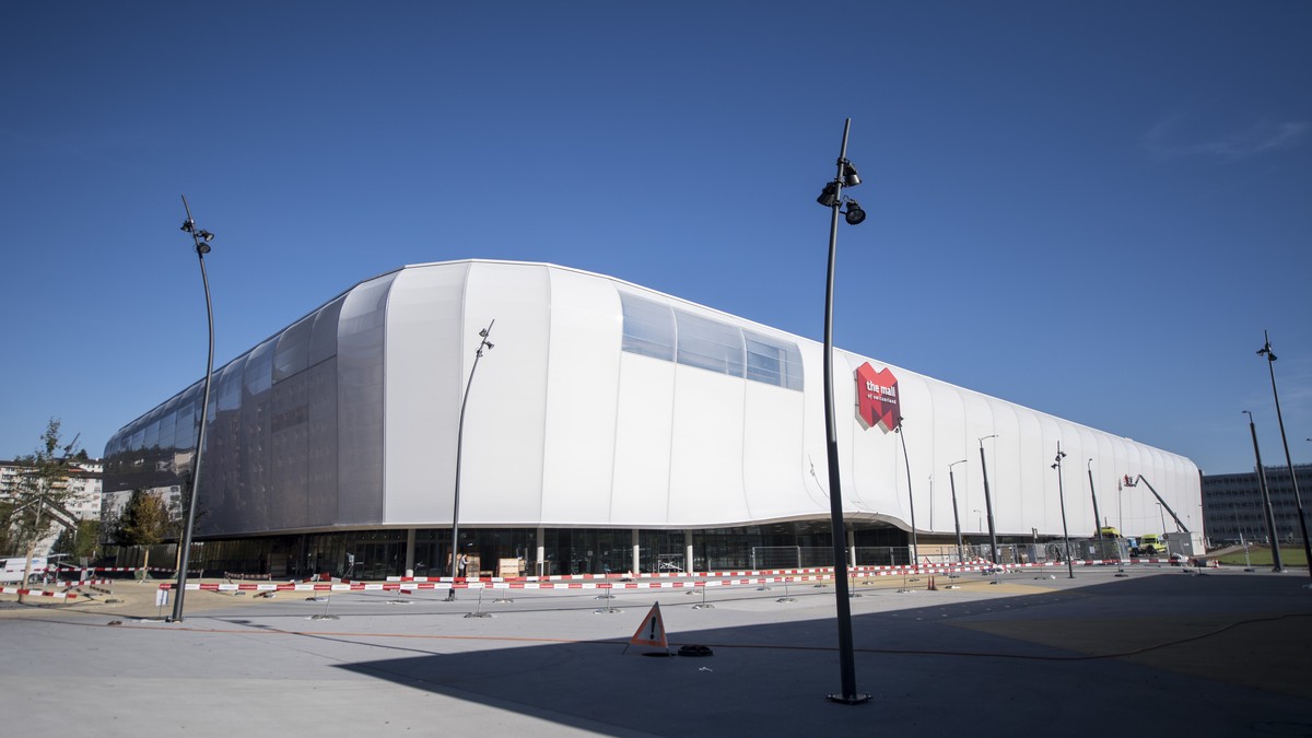 Aussenansicht des zweitgroessten Shoppingcenters "Mall of Switzerland" in Ebikon im Kanton Luzern am Mittwoch, 11. Oktober 2017. Die "Mall of Switzerland" in Ebikon soll am 8. Nove ...