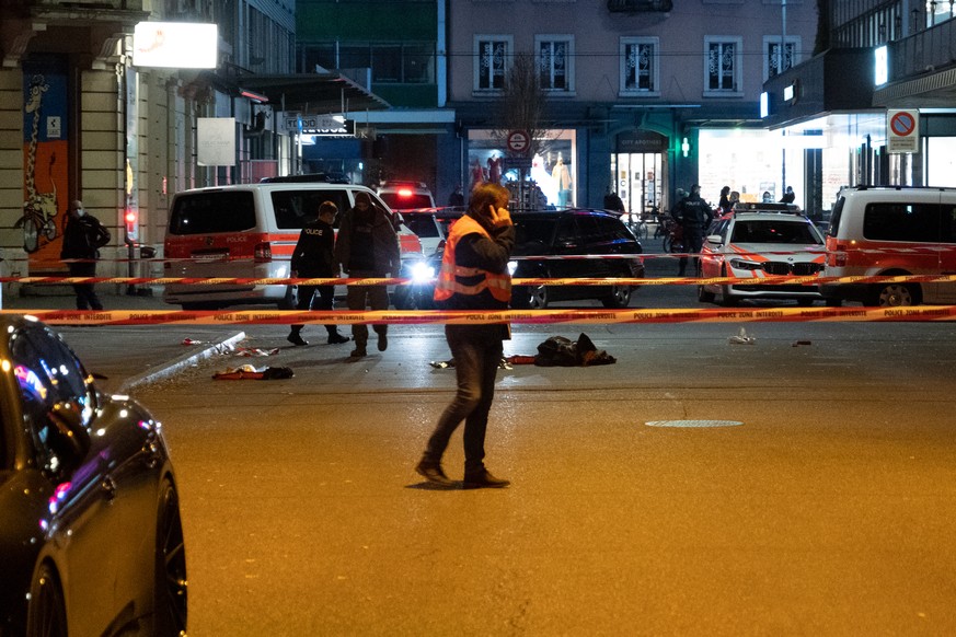 Polizeieinsatz nach einer Schiesserei am Donnerstag, 12. November 2020, in Biel. Ueber die naeheren Hintergruende ist noch nichts bekannt. (KEYSTONE/Adrian Reusser)