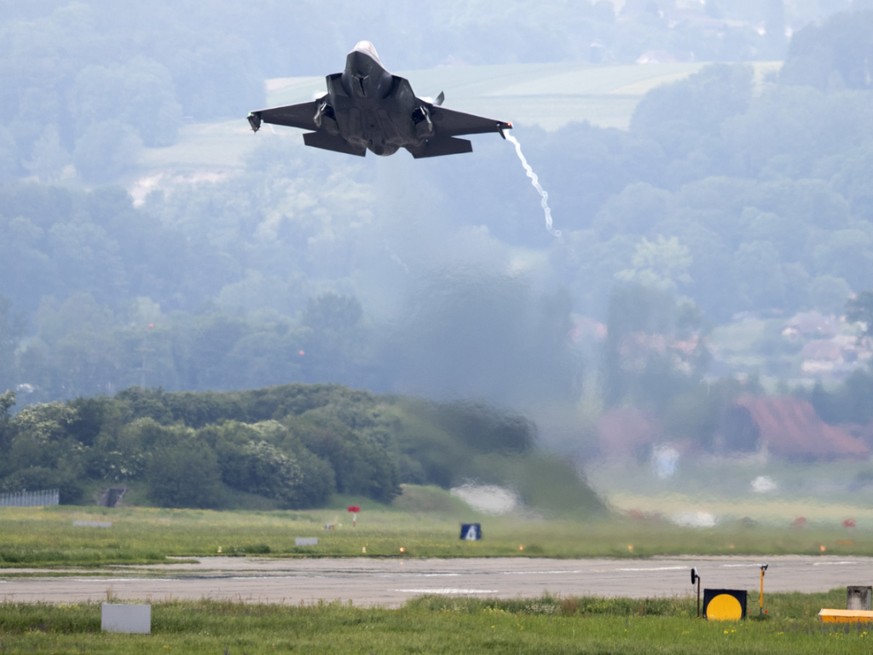 Der Bundesrat will bis zu 6 Milliarden Franken für neue Kampfjets ausgeben. Immer noch im Rennen ist das Tarnkappenkampfflugzeug F-35. (Archivbild)