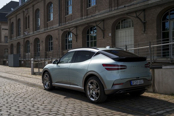 Genesis GV60