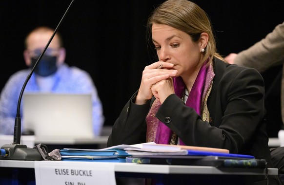 La conseillere municipale Elise Buckle photographiee avant la seance extraordinaire du Conseil communal de la ville de Nyon ce lundi 31 janvier 2022 au Theatre de Marens a Nyon. Cette seance extraordi ...