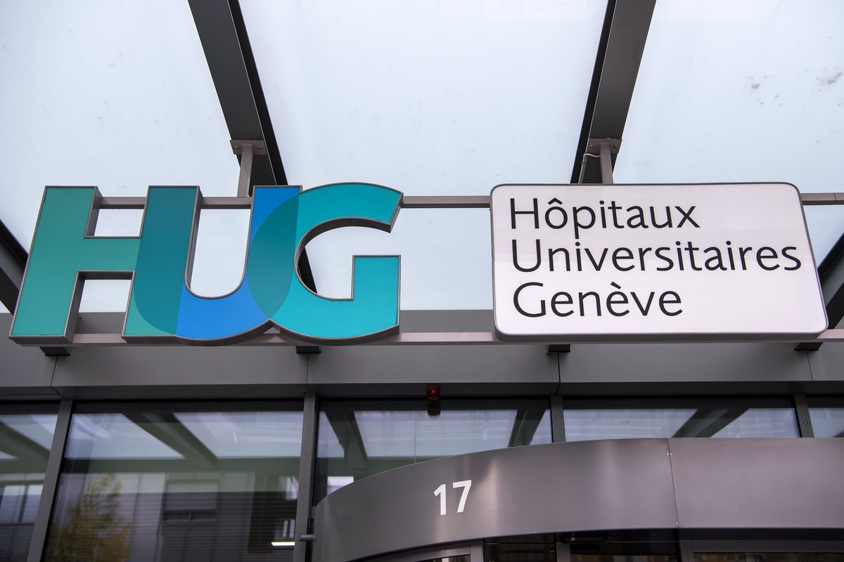 Le logo des Hopitaux Universitaires de Geneve (HUG) est photographie avant un point de presse sanitaire au vu de l'aggravation alarmante de la situation de la pandemie COVID-19 a Geneve, ce mercr ...