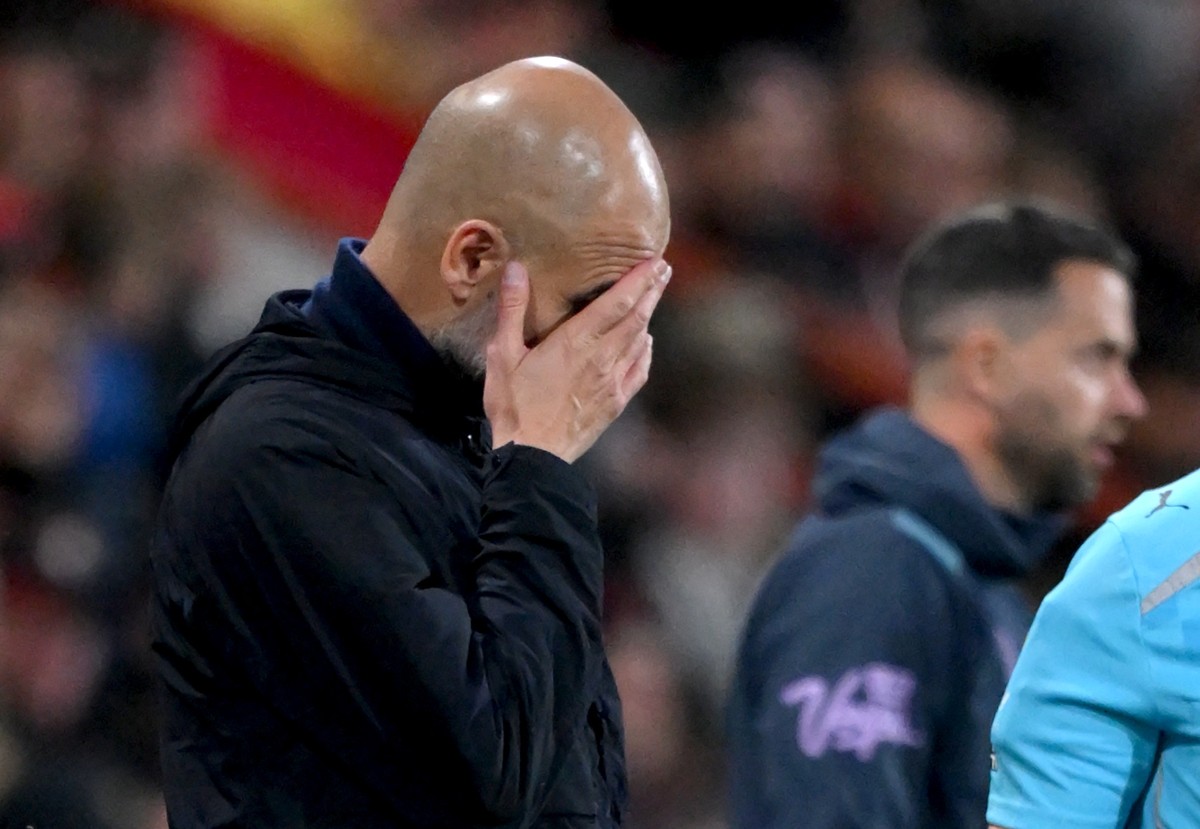 epa12975611 Manchester City manager Pep Guardiola reacts on the touchline during the English Premier League match between AFC Bournemouth and Manchester City in Bournemouth, Great Britain, 19 May 2026 ...