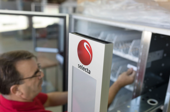 Die Snackautomatenfirma spart beim Aussendienst.