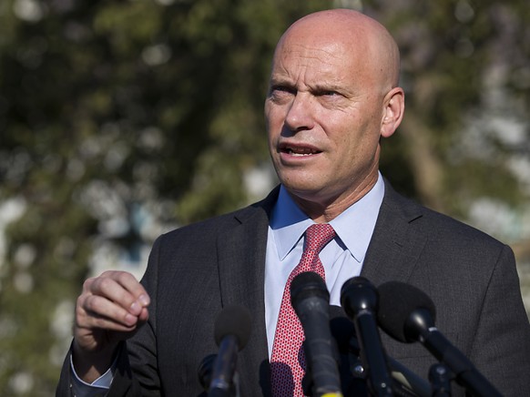 ARCHIV - Marc Short, Stabschef von Vizepr�sident Mike Pence, spricht mit Reportern im Wei�en Haus. Foto: Alex Brandon/AP/dpa