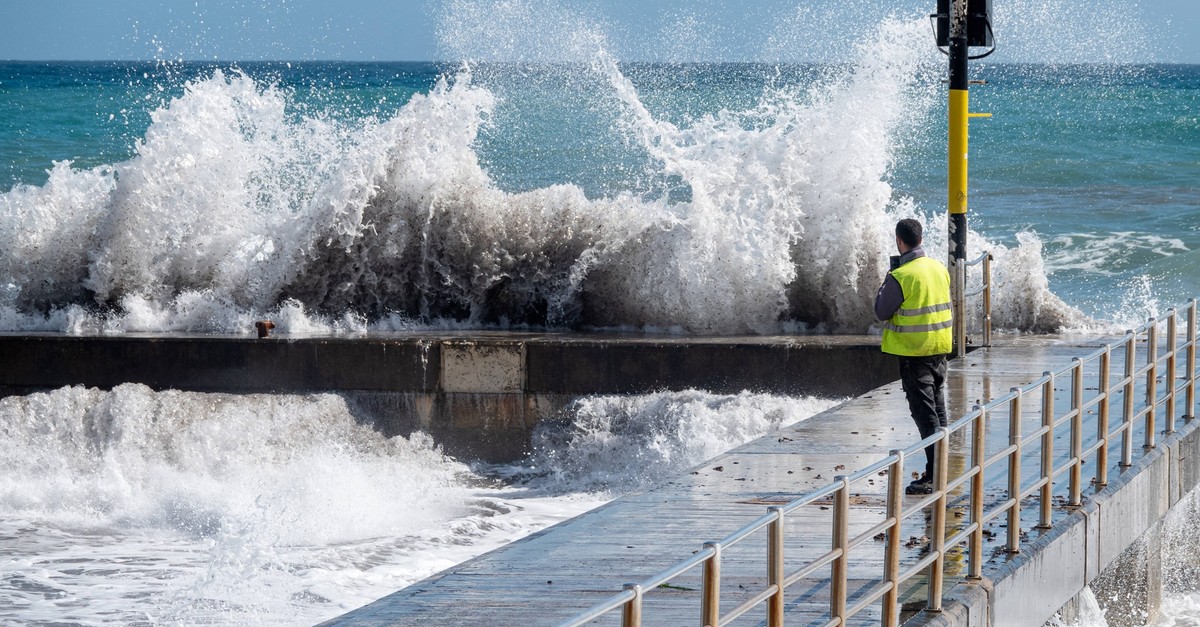 unwetter-in-s-deuropa-zehn-meter-wellen-drohen-auf-mallorca