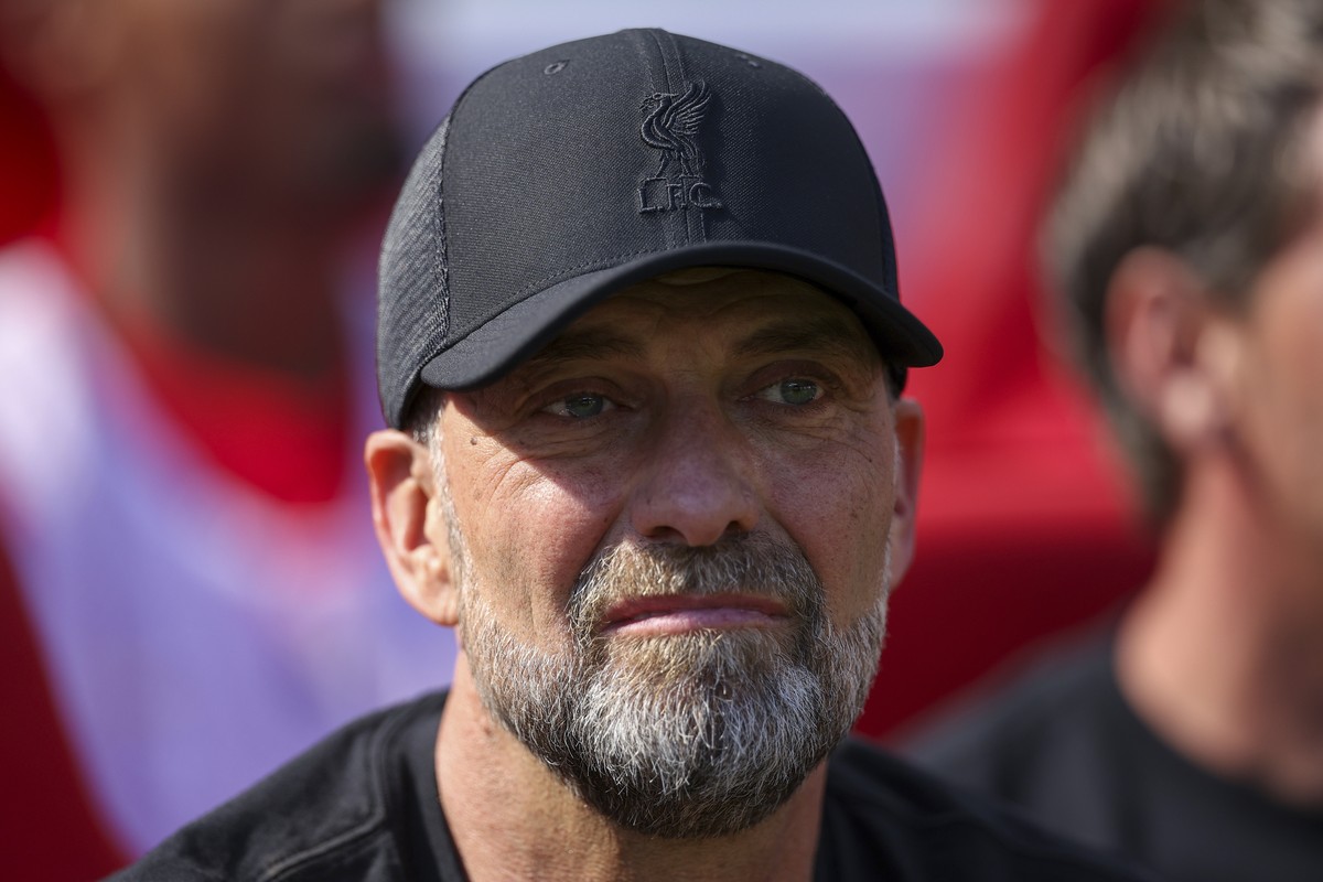 epa11353251 Liverpool manager Jurgen Klopp looks on during the English Premier League soccer match of Liverpool FC against Wolverhampton Wanderers, in Liverpool, Britain, 19 May 2024. EPA/ADAM VAUGHAN ...
