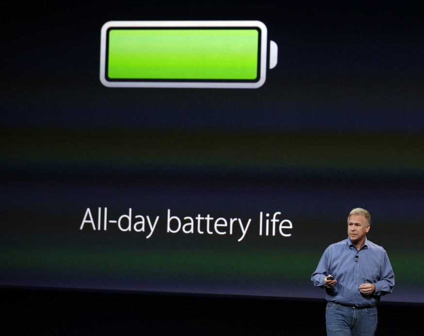 Phil Schiller, Apple's Senior Vice President of Worldwide Product Marketing, talks about the new Apple MacBook during an Apple event on Monday, March 9, 2015, in San Francisco. (AP Photo/Eric Ris ...