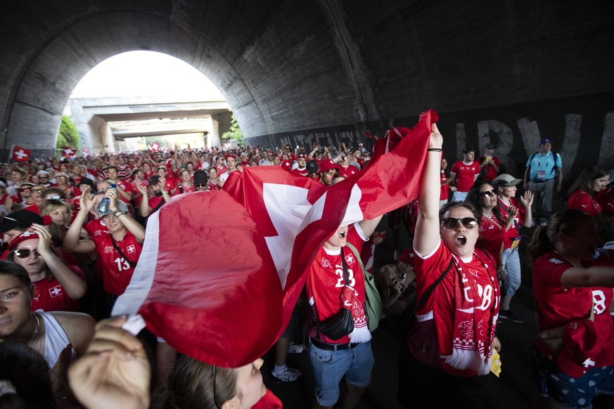 FOOTBALL: UEFA Womens, EURO 2025 match between Switzerland and Norway fans Switzerland shows their support prior to the UEFA Women s EURO 2025 match between Switzerland and Norway at St. Jakob-Park, B ...
