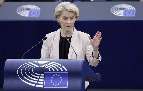 epa12002391 European Commission President Ursula von der Leyen speaks during a debate on &#039;Conclusions of the European Council meeting of 20 March 2025&#039; at the European Parliament in Strasbou ...