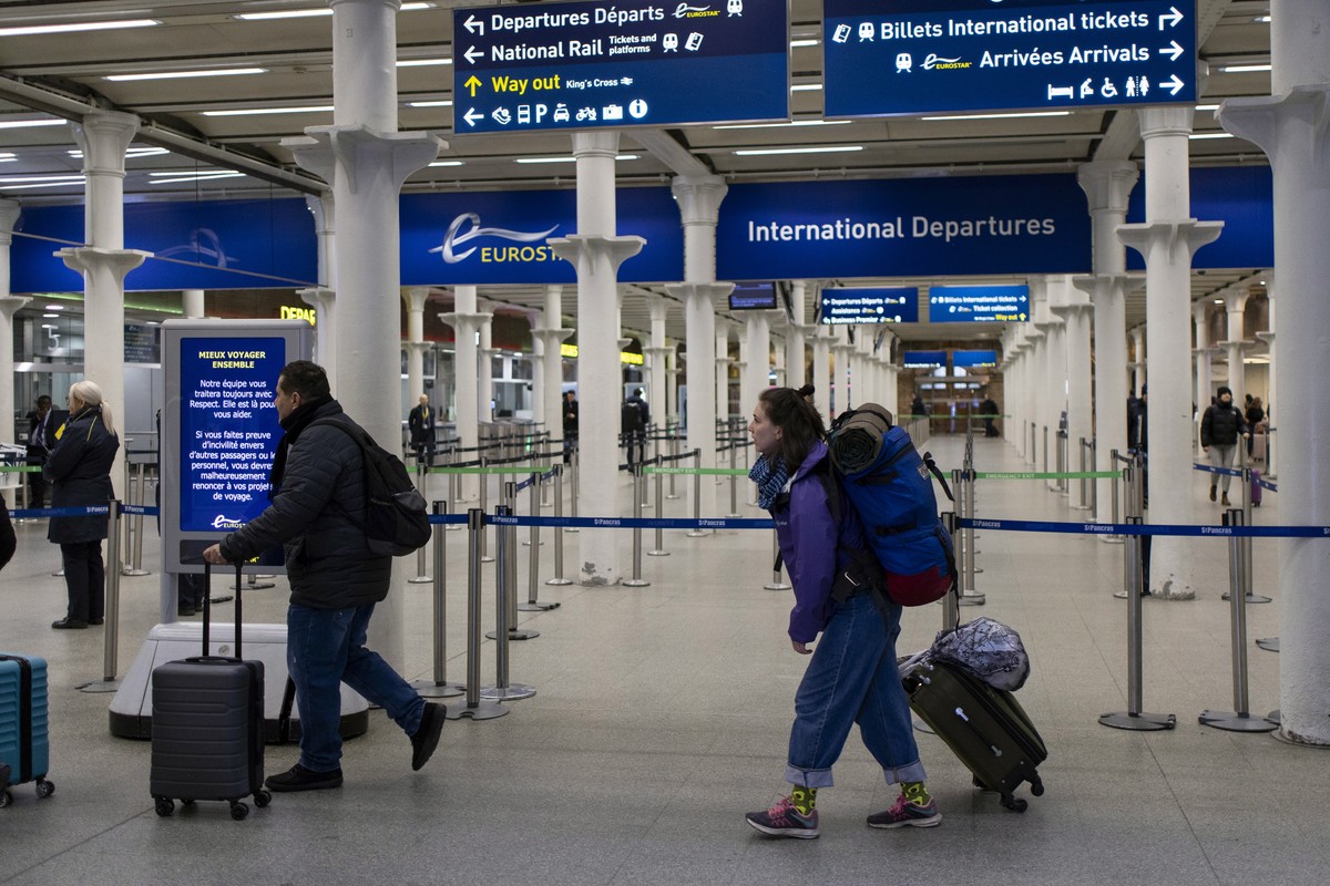 epa10507612 Passengers wait for Eurostar trains at St Pancras International train station in London, Britain, 07 March 2023. Due to industrial strike action taking place across France on 07 and 08 Mar ...