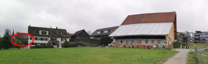 Abschnitt 1: Auf diesem ca. 60 Meter langen Weg, wird die Anlage ersichtlich sein – genauso, wie diejenige auf dem geschützten Haus links.