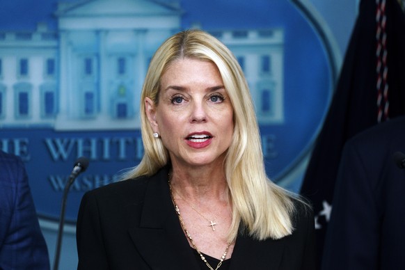 epa12293962 US Attorney General Pam Bondi addresses the media alongside US President Donald Trump in the James S. Brady Press Briefing Room of the White House, Washington, DC, USA, 11 August 2025. US  ...