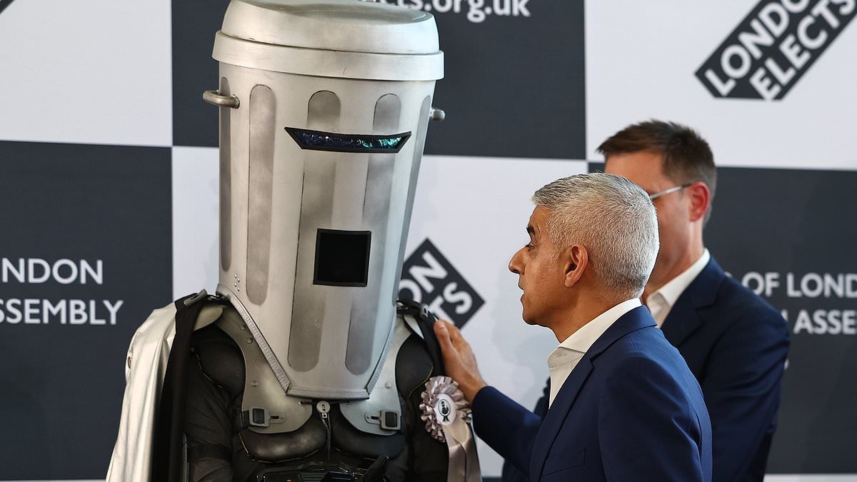 Count binface sadiq khan london mayoral elections https://twitter.com/MailOnline/status/1786837375265509635