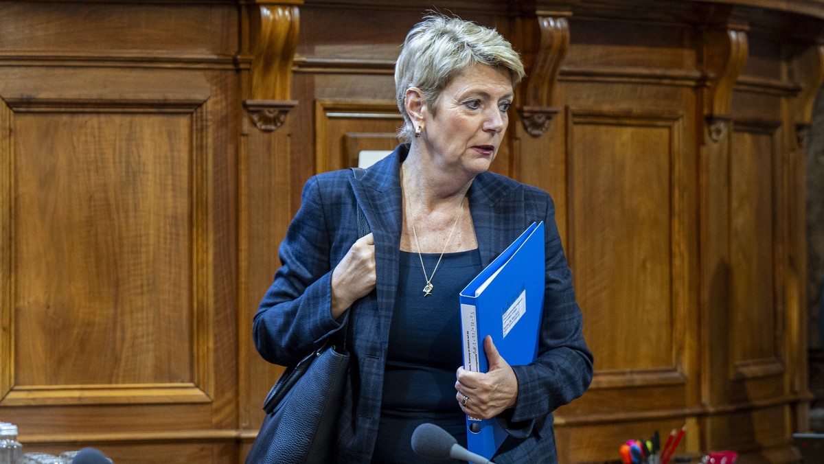 Bundesraetin Karin Keller-Sutter erscheint im Staenderat an der Fruehjahrssession der Eidgenoessischen Raete, am Montag, 9. Maerz 2026, in Bern. (KEYSTONE/Peter Schneider)