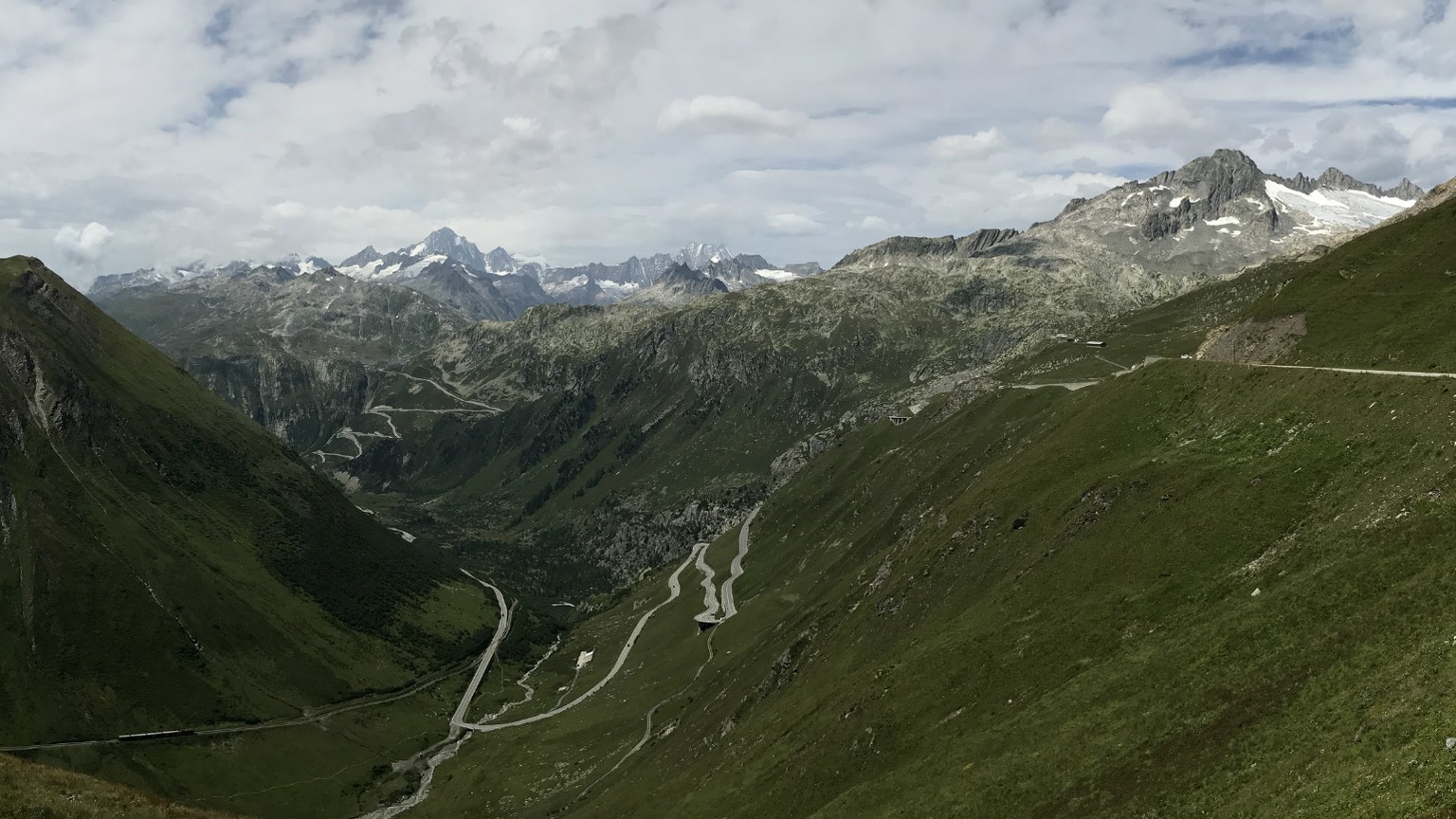die-sch-nsten-der-grossen-schweizer-alpenp-sse