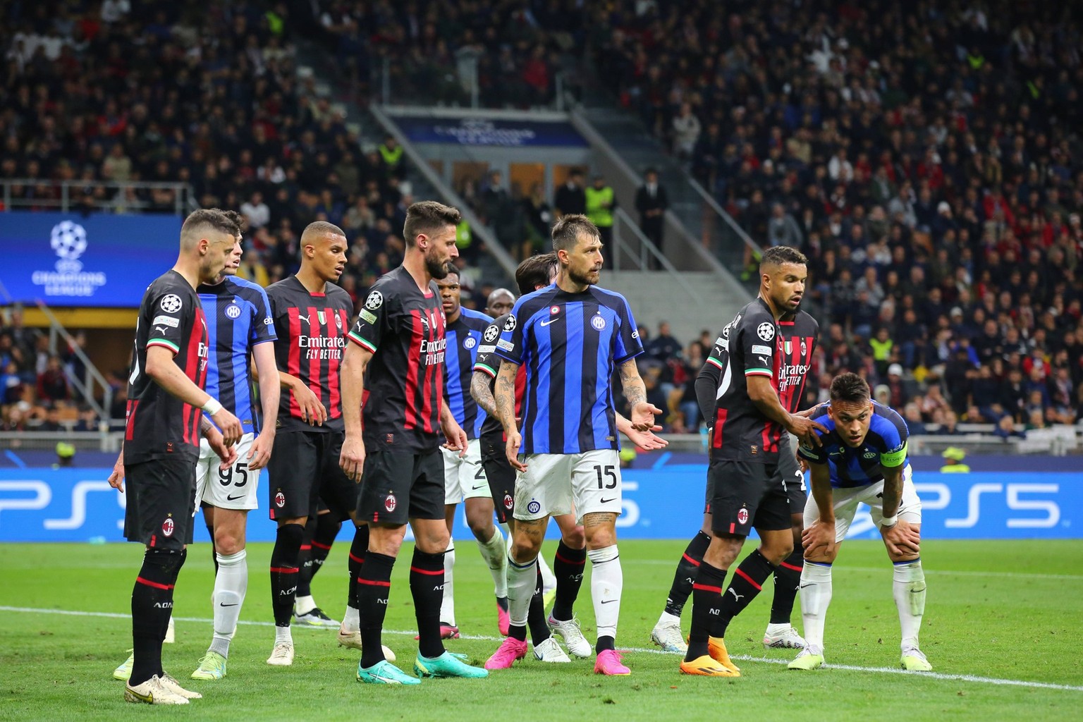 May 10, 2023, Milan, Lombardy, Italy: AC Milan and Inter Milan players fight for position during the UEFA Champions League Semifinal Leg 1 game between AC Milan and Inter on Wednesday May 10th 2023 at ...