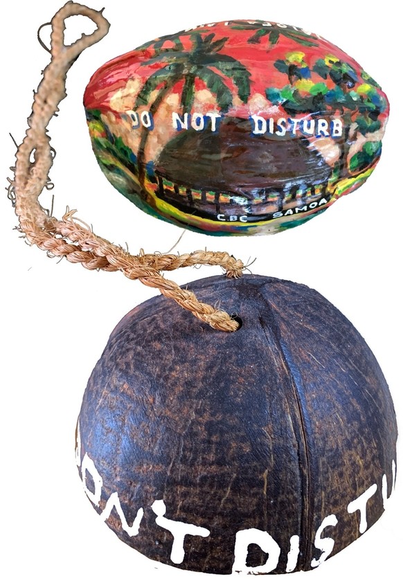 "Do Not Disturb” signs from hotels around the world, painstakingly put together by collector Eduardo Flores of Turin, Italy.
https://www.flickr.com/photos/11068524@N04/