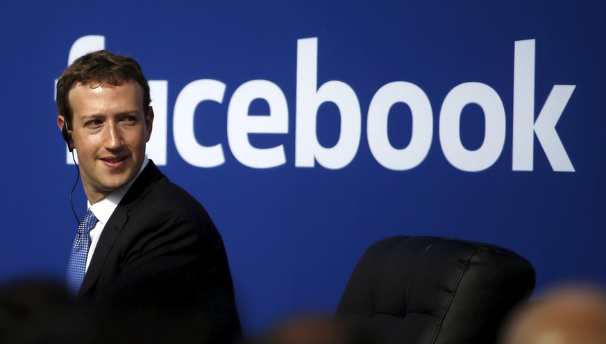 Facebook CEO Mark Zuckerberg is seen on stage during a town hall at Facebook&#039;s headquarters in Menlo Park, California September 27, 2015. Picture taken February 27, 2015. REUTERS/Stephen Lam/File ...