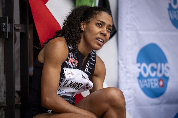 Mujinga Kambundji (STB Leichtathletik) reagiert im Ziel des Halbfinals im 100 Meter Rennen der Frauen, an den Schweizer Leichtathletik Meisterschaften 2026 am Samstag, 25. Juli 2026 im Stadion Letzigr ...
