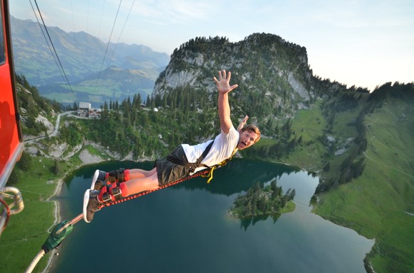 Bungee jumping Switzerland
