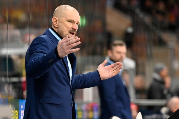 Biel coach Petri Matikainen at the National League ice hockey qualifying match between the SCL Tigers and EHC Biel, on Friday, November 3, 2023, at the Emmental Versicherungs Arena in…