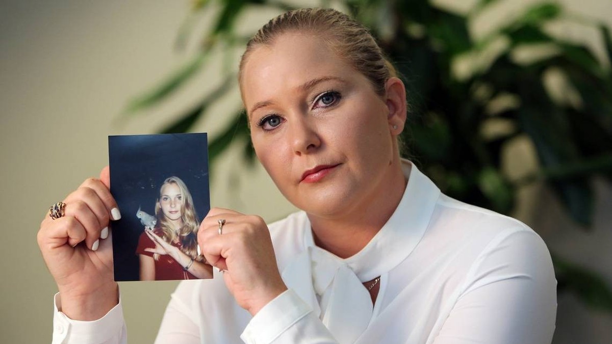 US-NEWS-VIRGINIA-GIUFFRES-CRUSADE-AGAINST-JEFFREY-1-MI Virginia Giuffre holds a photo of her younger self. EDITORIAL USE ONLY Copyright: xx 141314525W EmilyxMichotx krtphotoslive952719