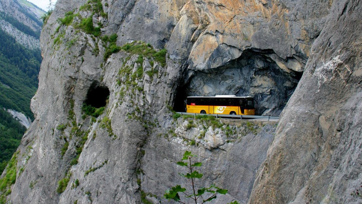 Das-ist-die-gef-hrlichste-und-spektakul-rste-Postautostrecke-der-Schweiz