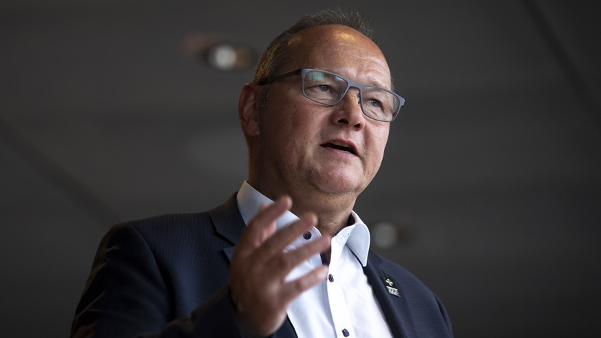 Juerg Stahl, Praesident von Swiss Olympic, spricht mit Journalisten nach das Podium zum &quot;Strategie Sportwirtschaft 5.0&quot;, am Dienstag 9. Juni 2020, im Stade de Suisse, in Bern. (KEYSTONE/Anth ...