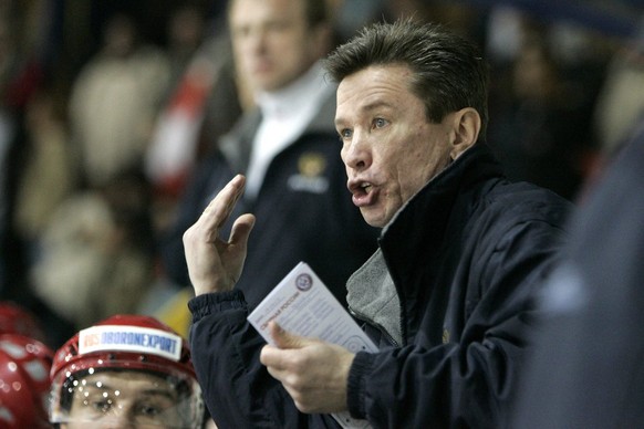 Russia&#039;s coach Slava Bykov reacts during the friendly ice hockey match between Switzerland and Russia, Friday, April 13, 2007 in La Chaux-de-Fonds, Switzerland. (KEYSTONE/Dominic Favre)