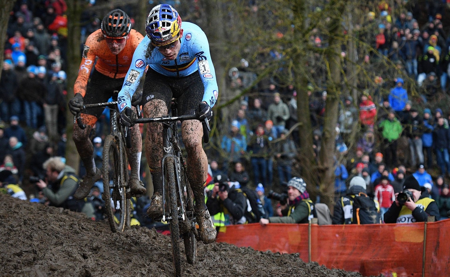 Dutch Mathieu Van Der Poel and Belgian Wout Van Aert pictured in action during the men Elite race at the UCI world championships cyclocross cycling, Sunday 04 February 2018 in Valkenburg, The Netherla ...