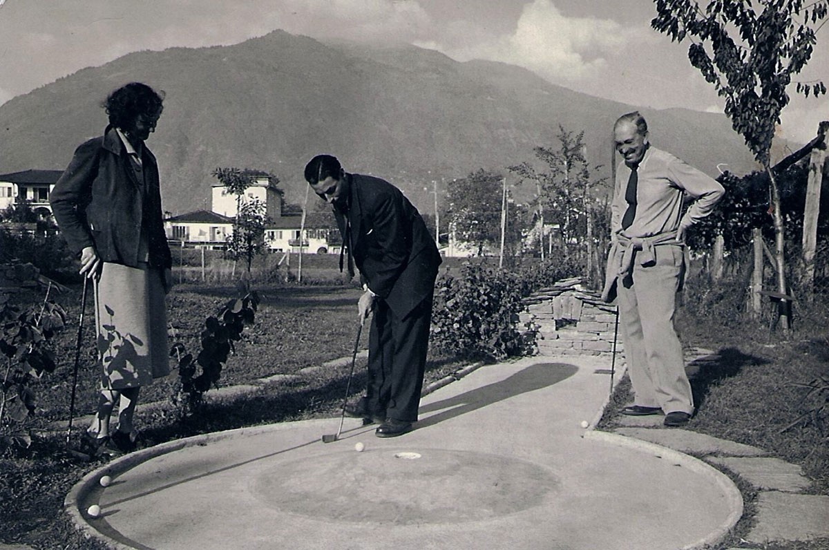 Die Minigolfanlage von Ascona bei ihrer Eröffnung 1954.
https://minigolfascona.wixsite.com/my-site-1/%C3%BCber-uns
