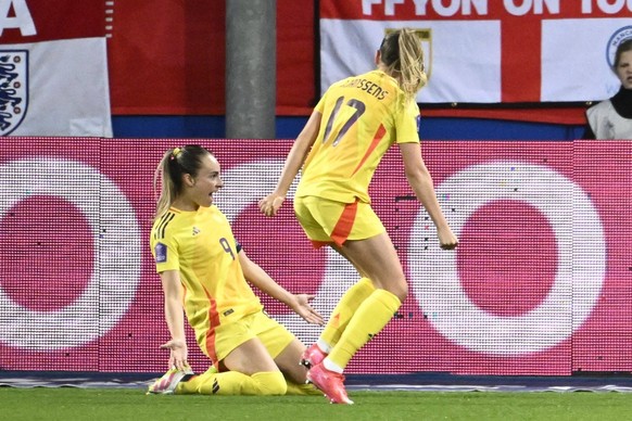 Belgium v England - FIFA Women s World Cup 2027 League Phase match LEUVEN, BELGIUM - APRIL 08 : Wullaert Tessa forward of Belgium celebrates scoring their third goal during the FIFA Women s World Cup  ...